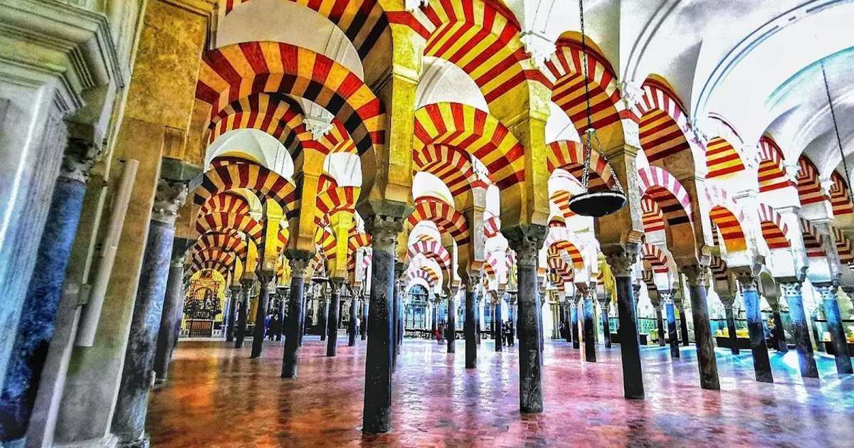 Mosque-Cathedral Skip-the-Line Guided Tour